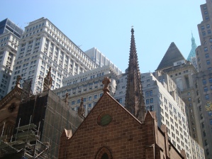 Une vieille église au milieu des gratte-ciels, le contraste new yorkais !